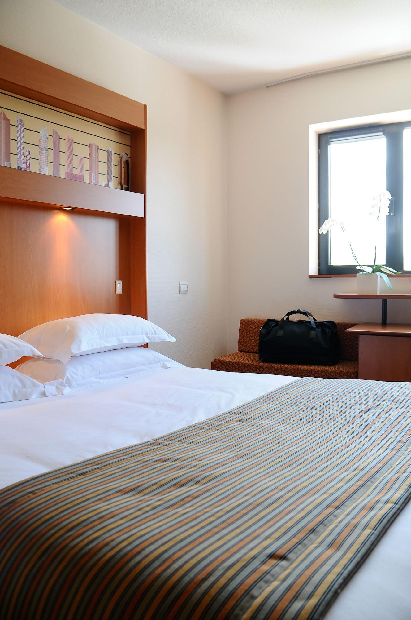 Hotel Archamps Porte Sud De Geneve Exterior photo