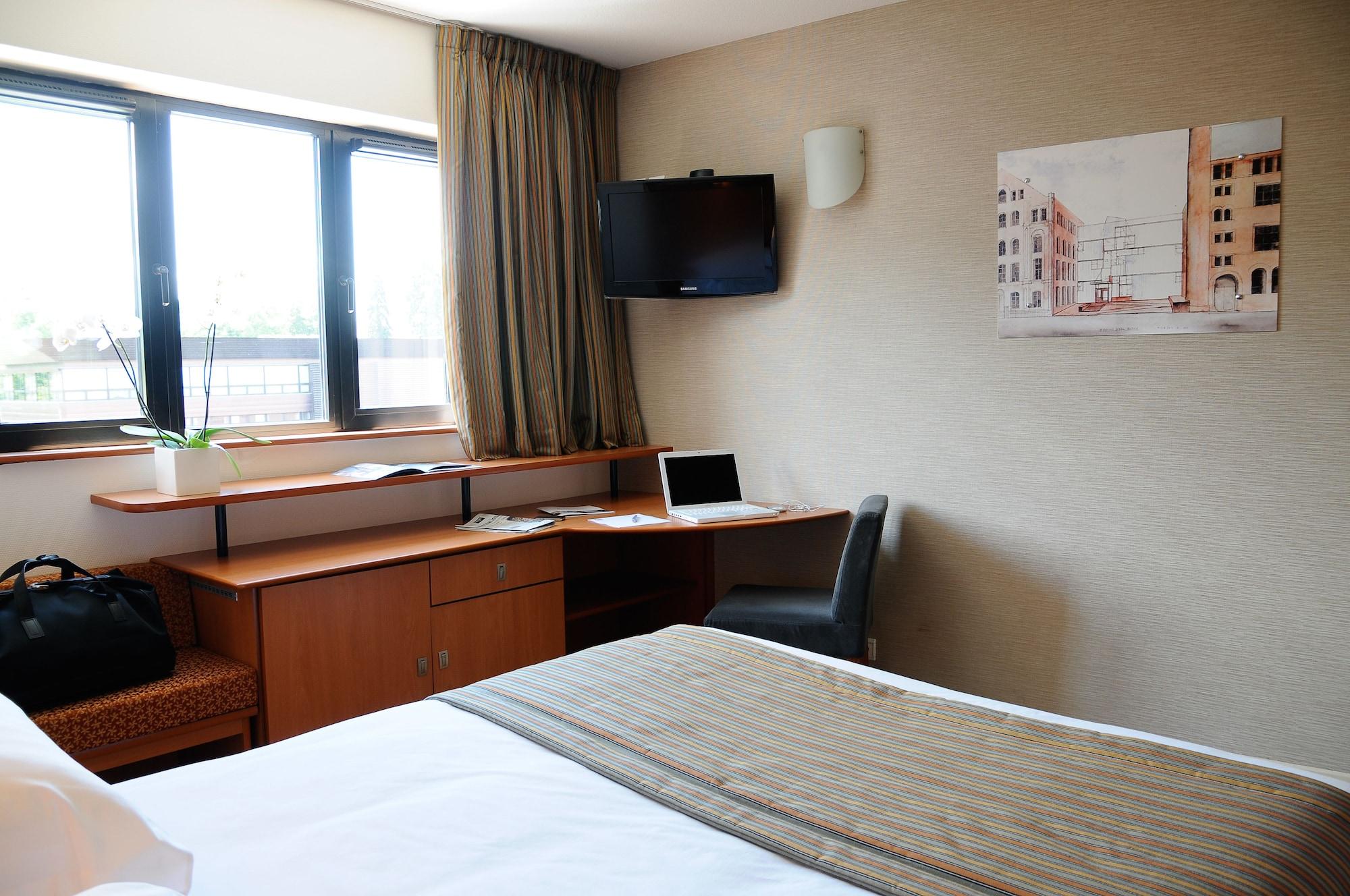 Hotel Archamps Porte Sud De Geneve Exterior photo